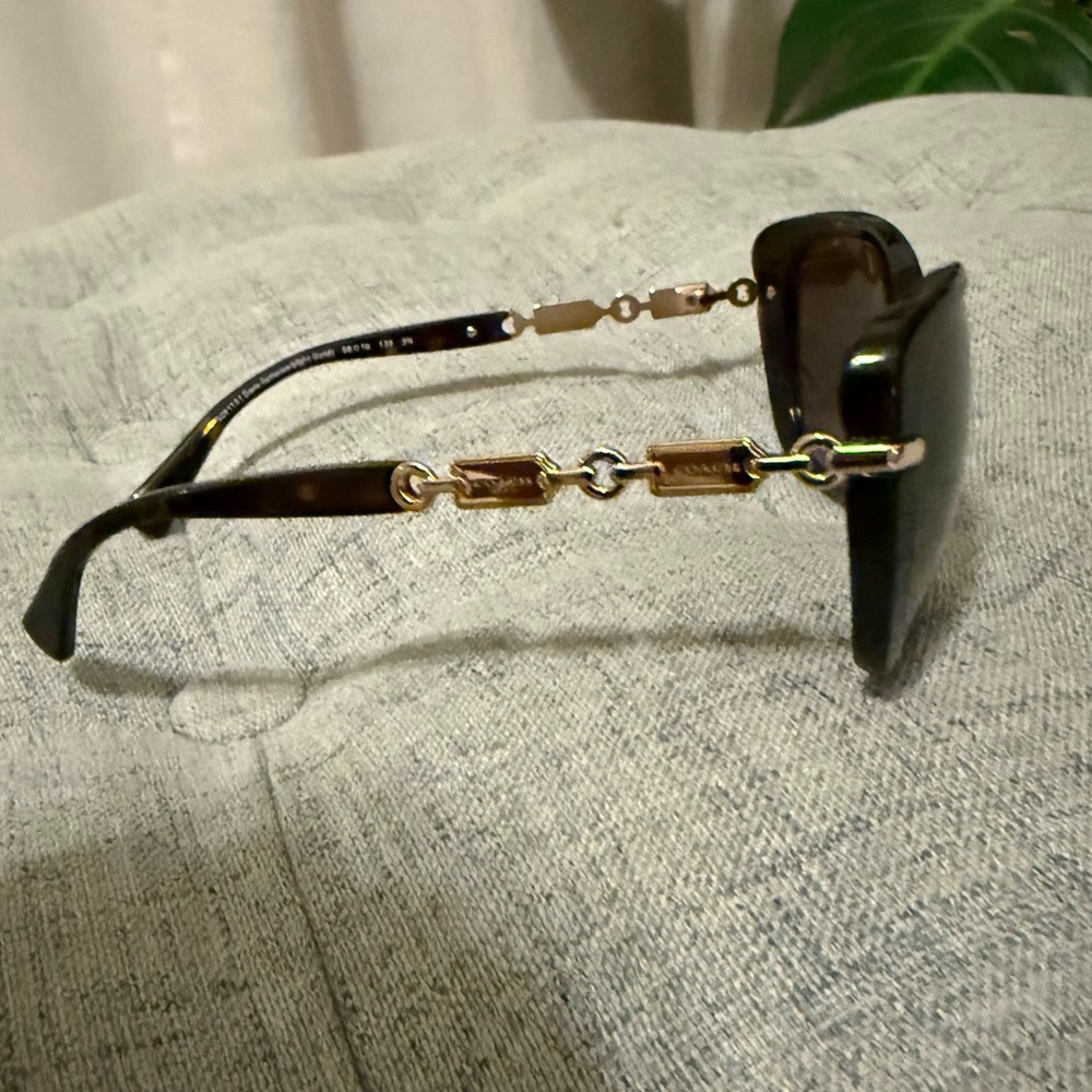 Coach Polarized Tortoise Sunglasses HC 8131 Brown Eye Gold✨Like New Retail $250 - Picture 6 of 8